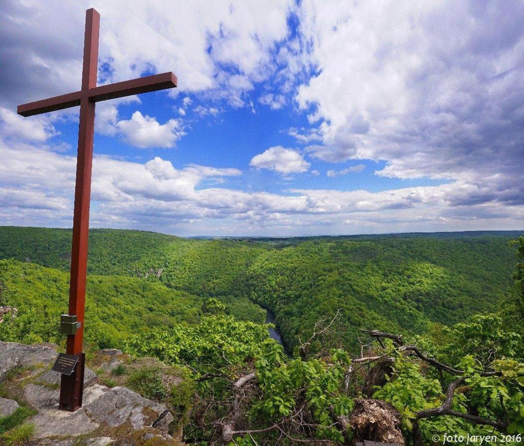 Vas Sklep - Vinny Sklep A Penzion Znojmo Exteriör bild