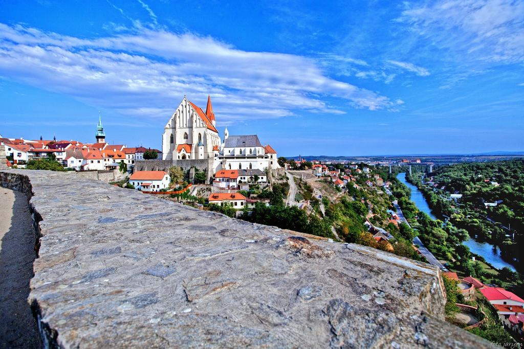Vas Sklep - Vinny Sklep A Penzion Znojmo Exteriör bild