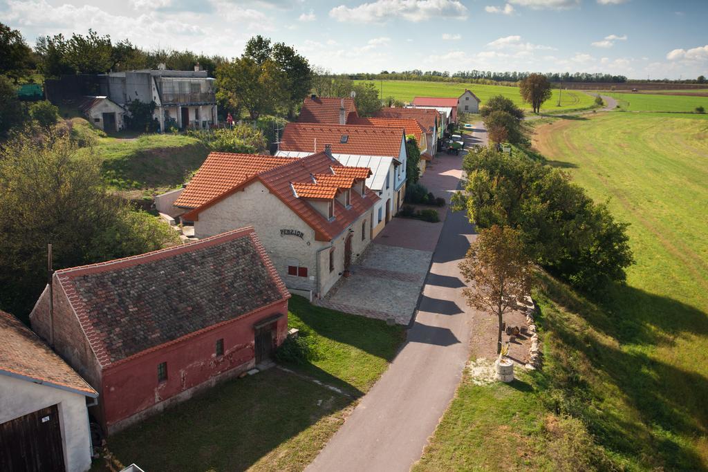 Vas Sklep - Vinny Sklep A Penzion Znojmo Exteriör bild